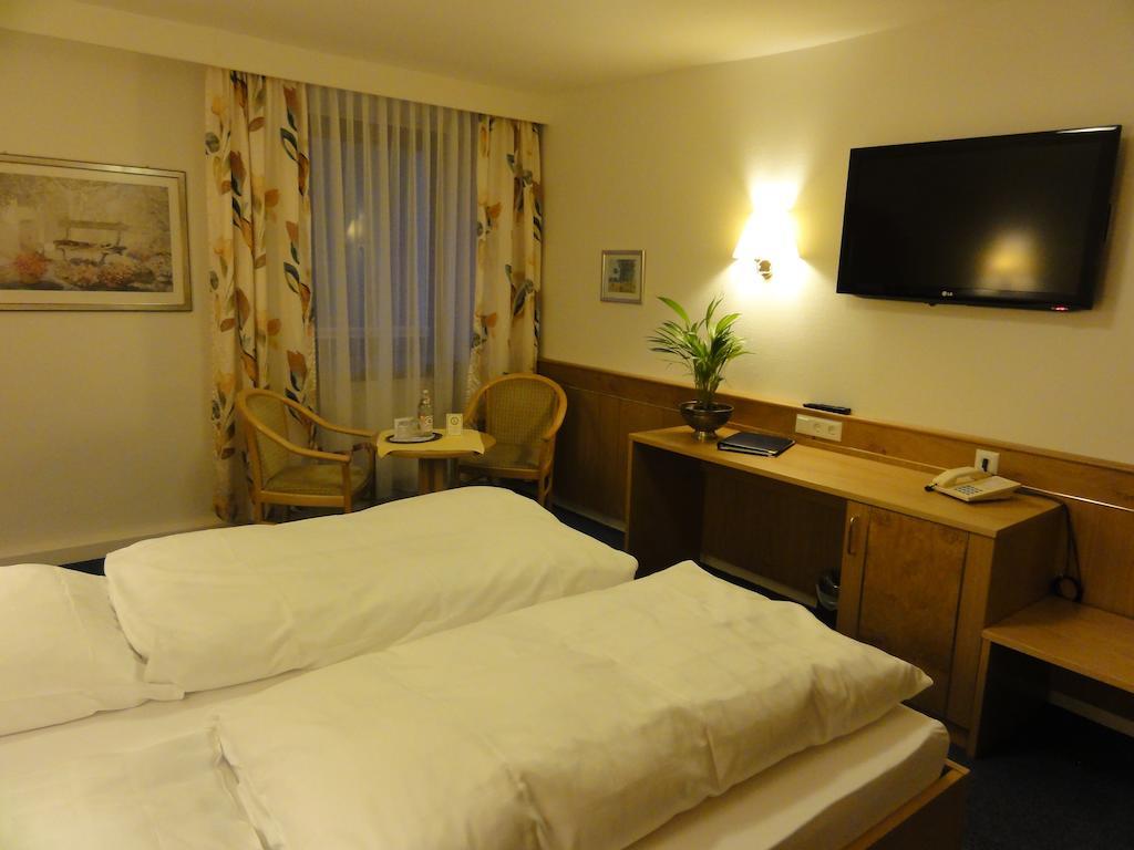Hotel Wuerttemberger Hof Garni Rottenburg am Neckar Szoba fotó